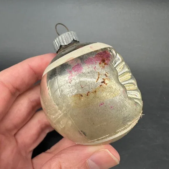 Vintage Shiny Brite Christmas Ornaments Mid Century Set Of 4 USA Indent Tornado - Picture 11 of 13